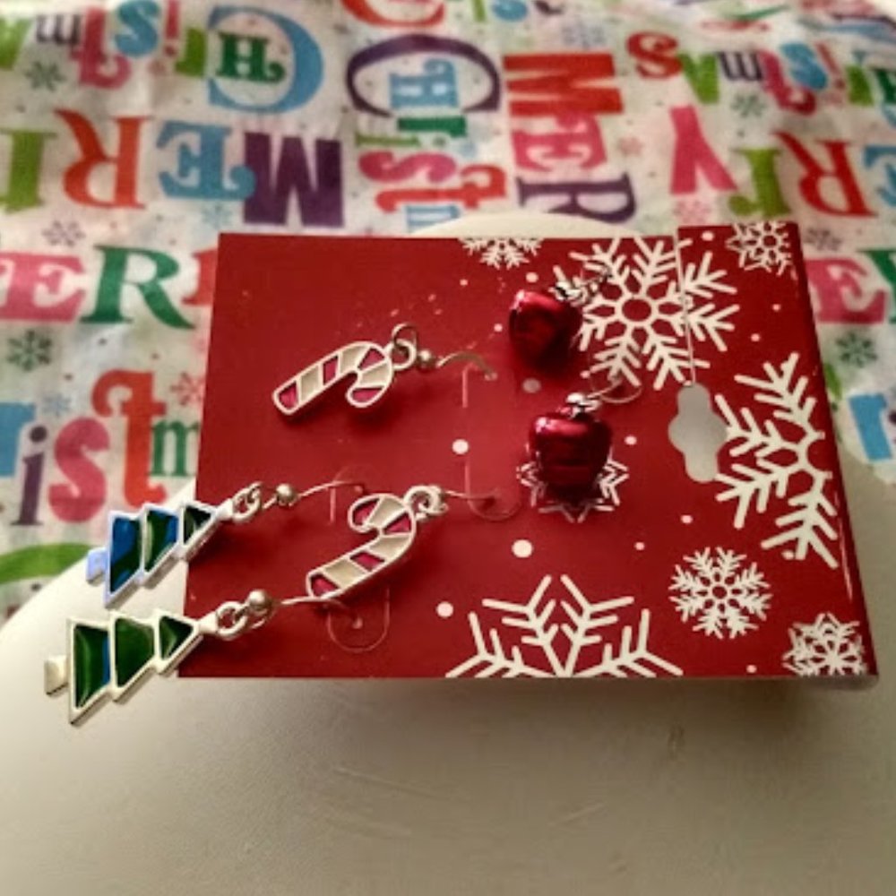 3pc LOT KOHL'S Holiday Candy Canes/Jingle Bells/Christmas Trees Earrings**NEW! - Picture 3 of 4